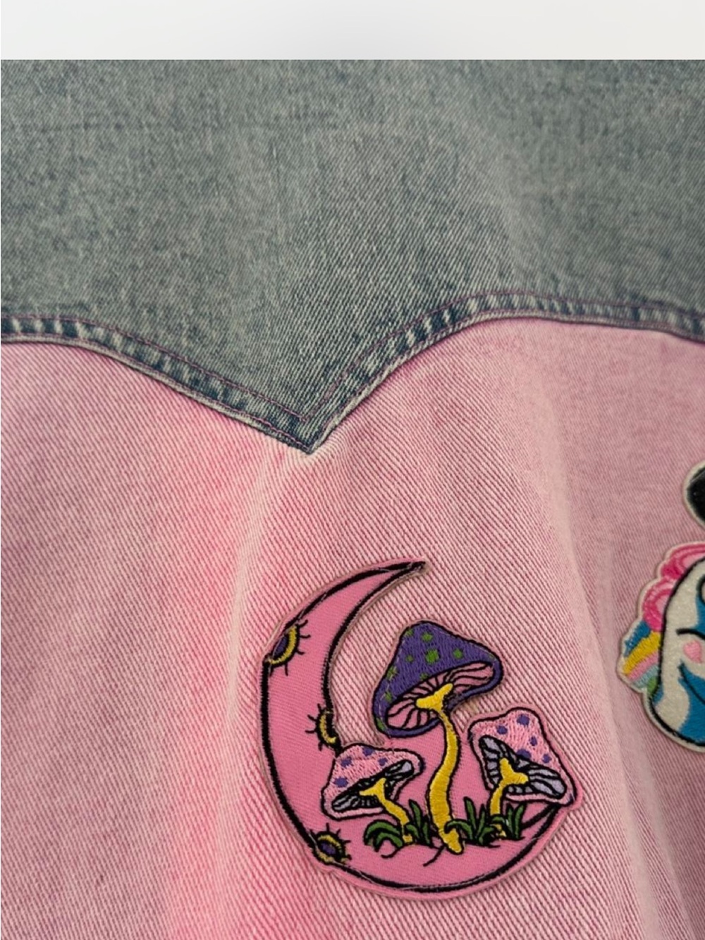 BNWT Boutique custom upcycled denim jacket pink heart empowerment patch Medium - Picture 5 of 8